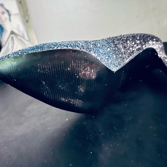 NINE WEST Navy/Black Gradient Glitter Pumps 4-inch Heels. Used as Event Display - Picture 5 of 14